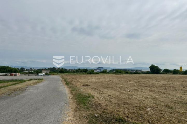 Požega, zemljište u K gospodarsko–poslovnoj zoni 16.462 m²