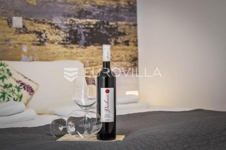 Selce, ZIMSKI NAJAM, prostrani apartman od 70 m² s 2 spavaće sobe i pogledom na more