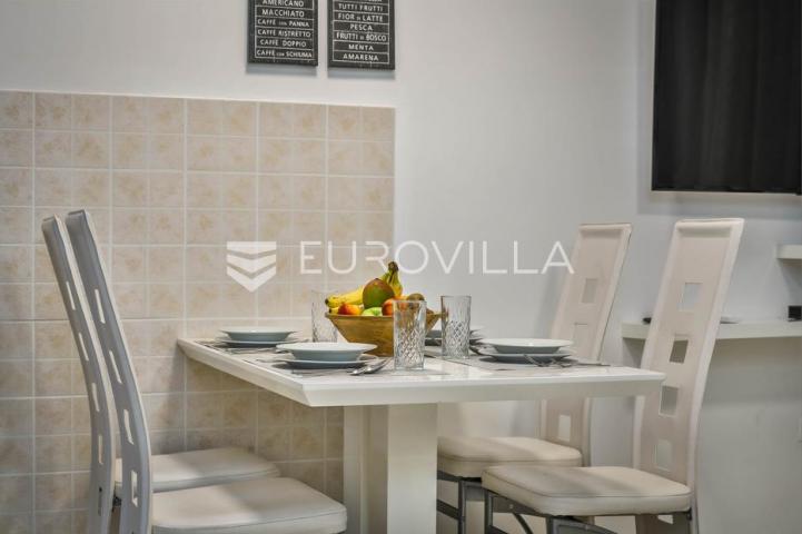 Selce, ZIMSKI NAJAM, prostrani apartman od 70 m² s 2 spavaće sobe i pogledom na more