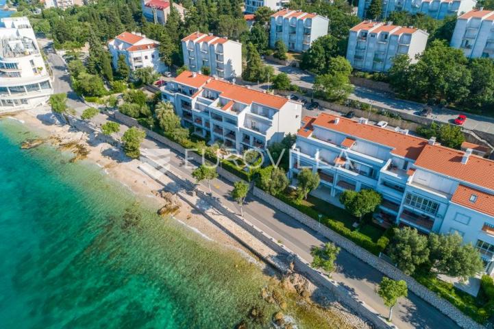 Selce, ZIMSKI NAJAM, prostrani apartman od 70 m² s 2 spavaće sobe i pogledom na more