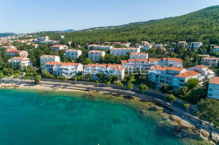 Selce, ZIMSKI NAJAM, prostrani apartman od 70 m² s 2 spavaće sobe i pogledom na more