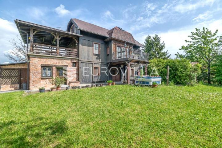 Karlovac, Draganić, prostrano zemljište sa starom kućom površine 27162 m²