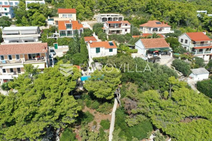 Korčula, lijepa dalmatinska kuća uz more s bazenom