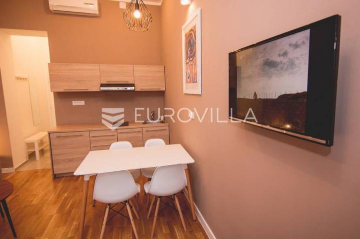 Centar stan 205m2 podijeljen na 5 apartmana i sobu