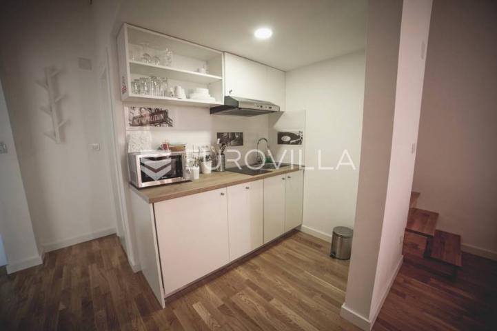 Centar stan 205m2 podijeljen na 5 apartmana i sobu