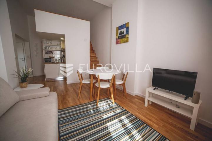 Centar stan 205m2 podijeljen na 5 apartmana i sobu