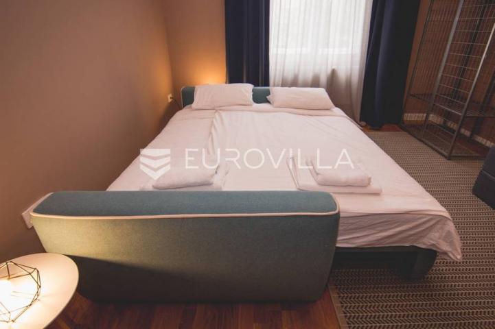 Centar stan 205m2 podijeljen na 5 apartmana i sobu