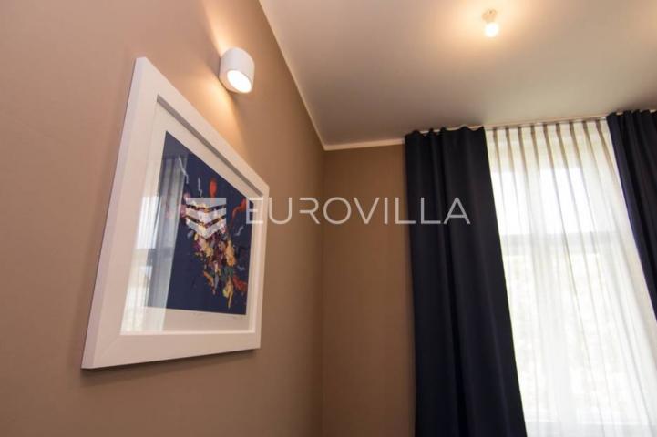 Centar stan 205m2 podijeljen na 5 apartmana i sobu
