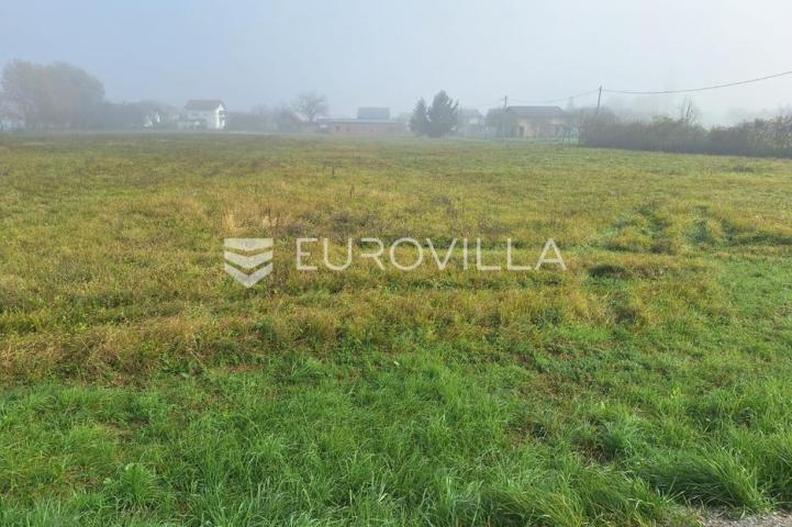 Karlovac, Draganić, građevinsko zemljište 6150 m², mogućnost parcelizacije