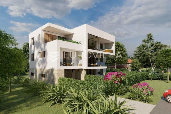Istra, Poreč - Trosobni stan na 2. katu blizu mora