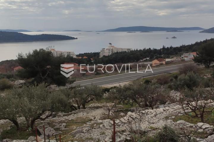 Trogir, Seget Donji, atraktivno građevinsko zemljište površine 3000 m²