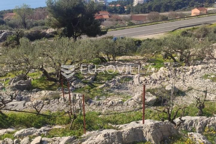 Trogir, Seget Donji, atraktivno građevinsko zemljište površine 3000 m²