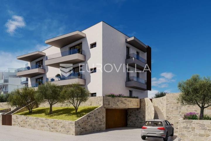 Čiovo, novogradnja, moderan trosoban stan površine 95,39 m²