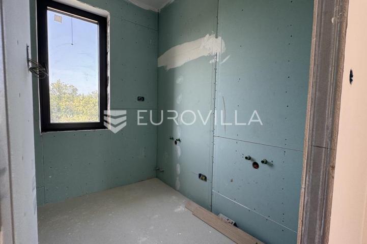 Istra, Tinjan - EKSKLUZIVNA vila s bazenom i sportskim terenom na 2935 m2