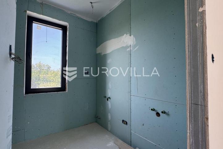 Istra, Tinjan - EKSKLUZIVNA vila s bazenom i sportskim terenom na 2935 m2
