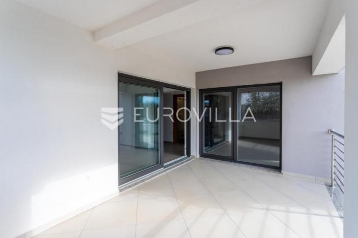 Primošten, moderan stan, 83,05 m²
