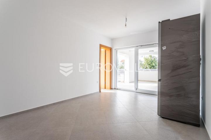 Primošten, moderan stan, 83,05 m²