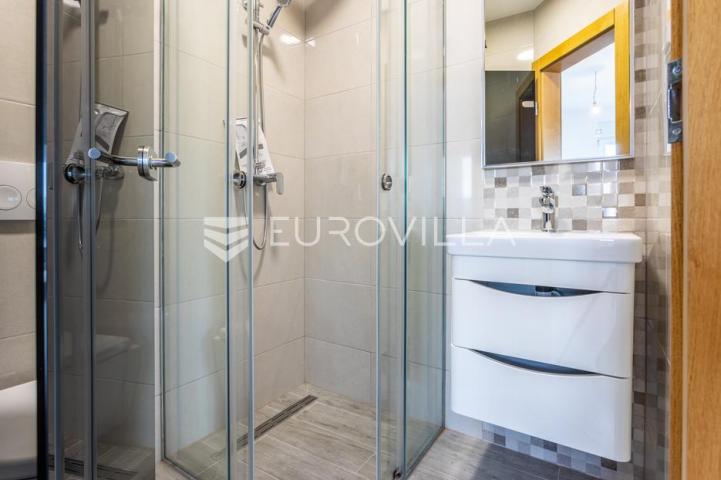 Primošten, moderan stan, 83,05 m²