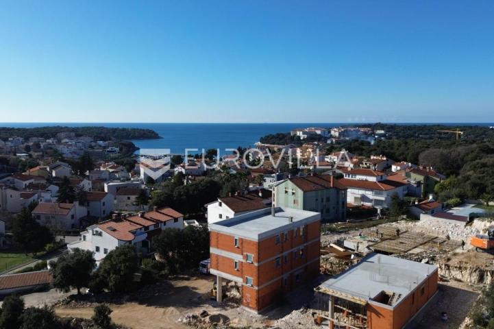 Pula, Pješčana Uvala, četverosobni stan novogradnje 2. kat, 95.50 m², 450 m od mora