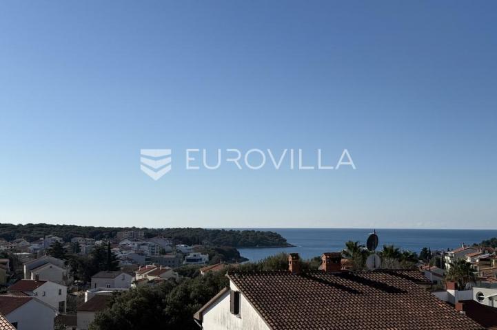 Pula, Pješčana Uvala, četverosobni stan novogradnje 2. kat, 95.50 m², 450 m od mora
