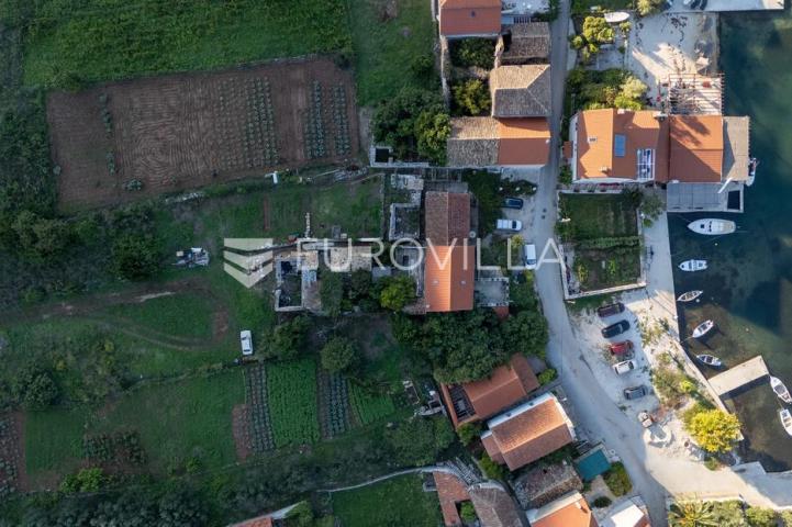 Pelješac, Broce, građevinsko zemljište 2948 m²