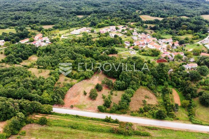 Barban, Rojnići, prekrasno pravokutno građevinsko zemljište 910 m²