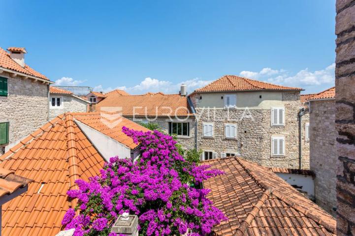 Otok Brač, kamena kuća s restoranom na vrhunskoj lokaciji