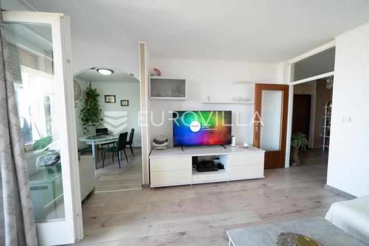 Zadar, Bili Brig, dvosoban stan s pogledom na more
