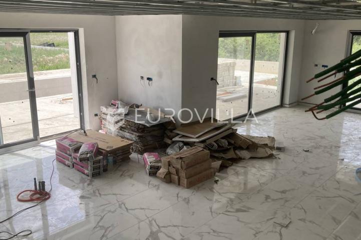 Istra, Zartinj, vila s bazenom novogradnja