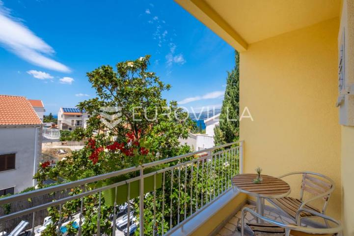 Cavtat, Vila s 14 apartmana 252 m2