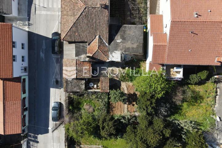 Pula, Kaštanjer, kuća u nizu 149.24 m², prilika za investitore, TOP lokacija