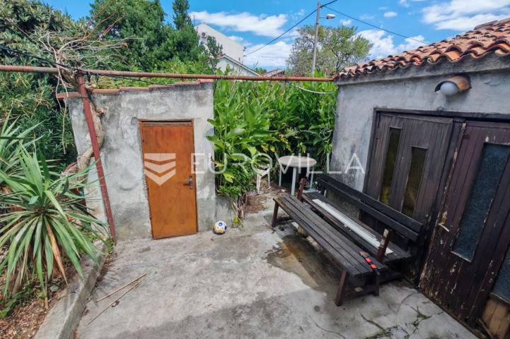 Pula, Kaštanjer, kuća u nizu 149.24 m², prilika za investitore, TOP lokacija