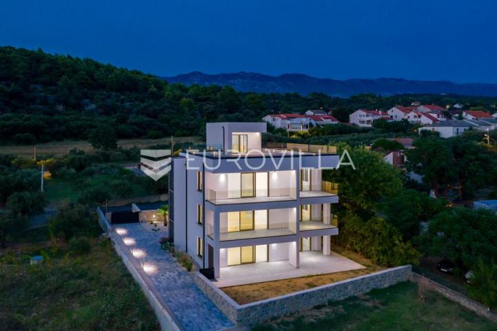 Otok Rab, Barbat, moderan trosoban stan 107 m², pogled na more