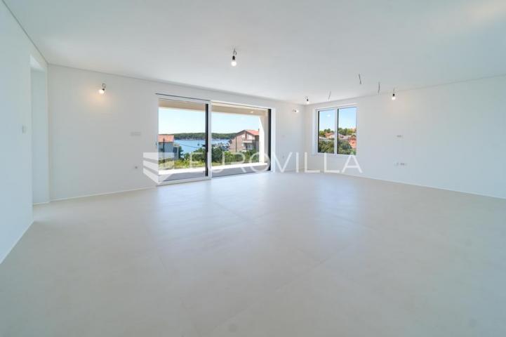 Otok Rab, Barbat, moderan trosoban stan 107 m², pogled na more