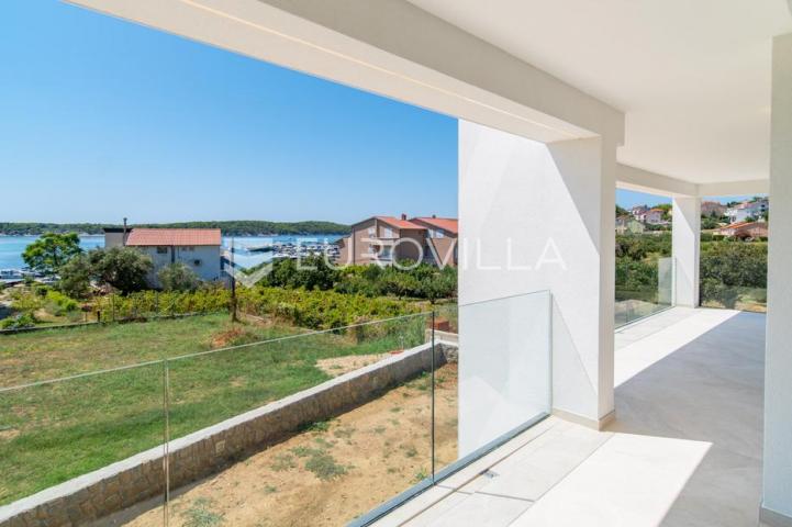 Otok Rab, Barbat, moderan trosoban stan 107 m², pogled na more