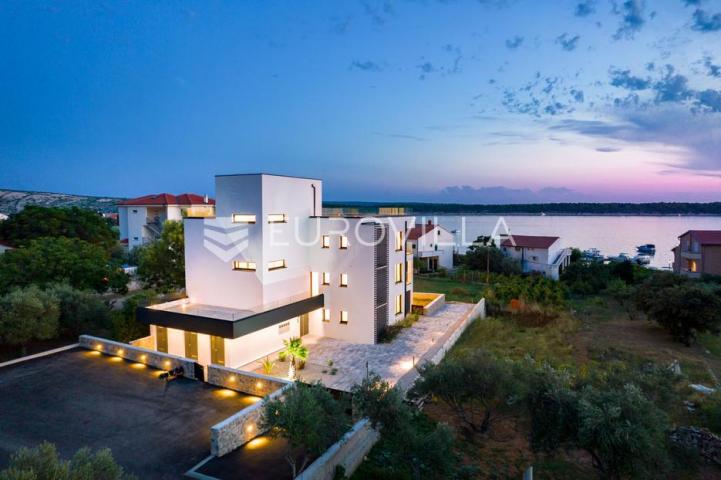 Otok Rab, Barbat, moderan trosoban stan 107 m², pogled na more