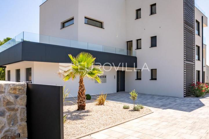 Otok Rab, Barbat, moderan trosoban stan 107 m², pogled na more