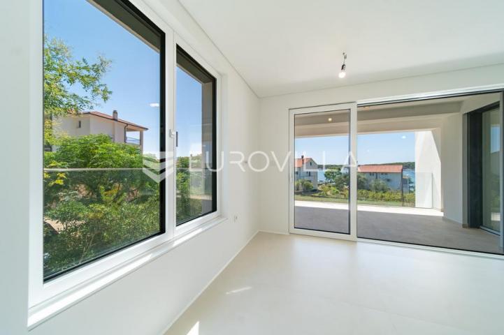 Otok Rab, Barbat, moderan trosoban stan 107 m², pogled na more