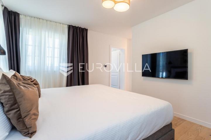 Rogoznica, Ražanj, NOVOGRADNJA, prekrasna kuća s bazenom i pogledom na more, 433,44 m²