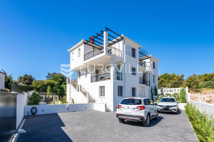 Rogoznica, Ražanj, NOVOGRADNJA, prekrasna kuća s bazenom i pogledom na more, 433,44 m²
