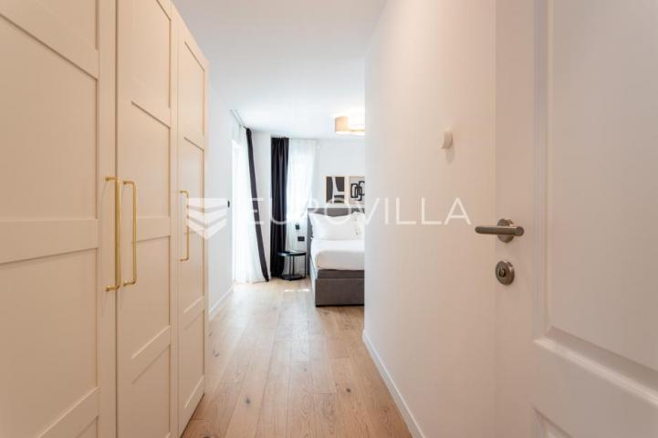 Rogoznica, Ražanj, NOVOGRADNJA, prekrasna kuća s bazenom i pogledom na more, 433,44 m²