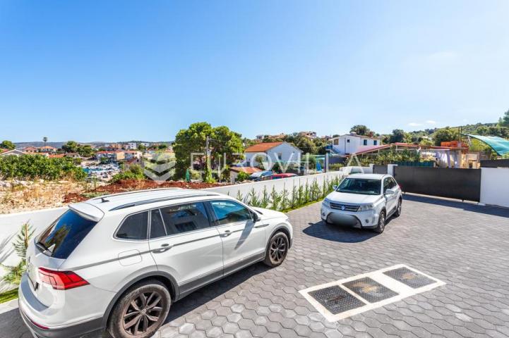 Rogoznica, Ražanj, NOVOGRADNJA, prekrasna kuća s bazenom i pogledom na more, 433,44 m²