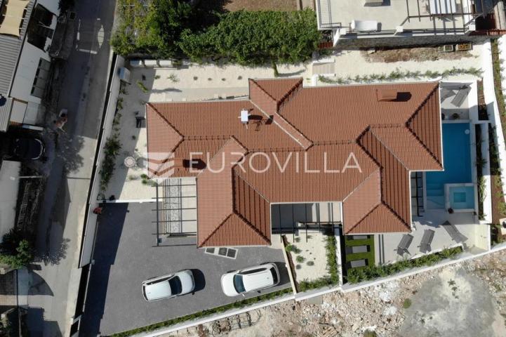 Rogoznica, Ražanj, NOVOGRADNJA, prekrasna kuća s bazenom i pogledom na more, 433,44 m²