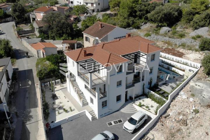 Rogoznica, Ražanj, NOVOGRADNJA, prekrasna kuća s bazenom i pogledom na more, 433,44 m²