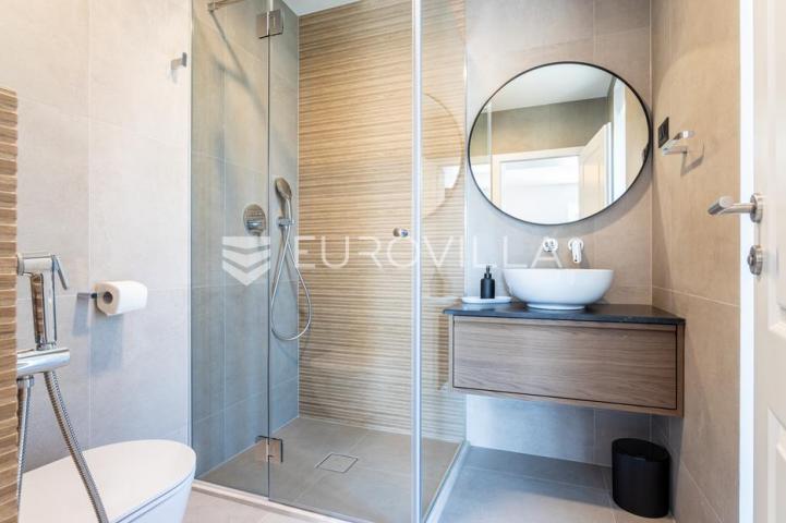Rogoznica, Ražanj, NOVOGRADNJA, prekrasna kuća s bazenom i pogledom na more, 433,44 m²