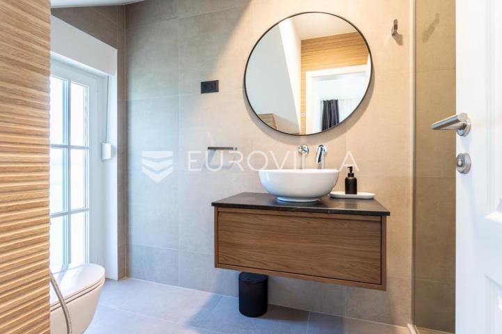 Rogoznica, Ražanj, NOVOGRADNJA, prekrasna kuća s bazenom i pogledom na more, 433,44 m²