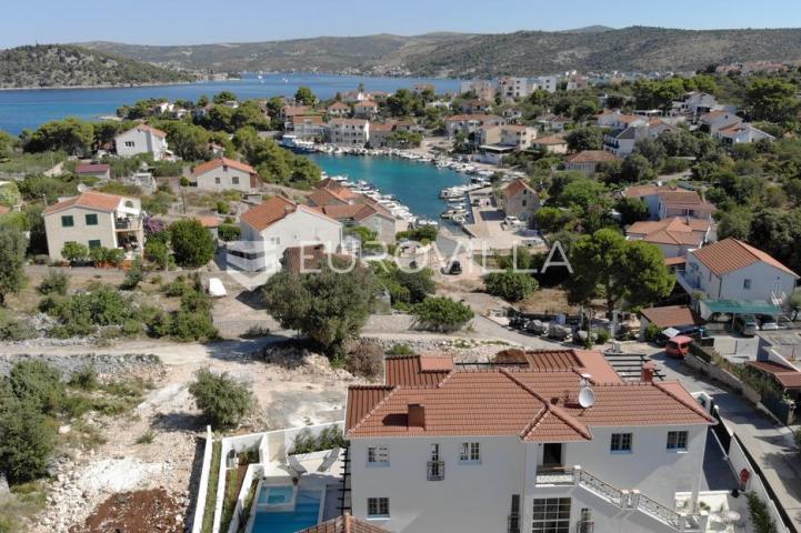 Rogoznica, Ražanj, NOVOGRADNJA, prekrasna kuća s bazenom i pogledom na more, 433,44 m²
