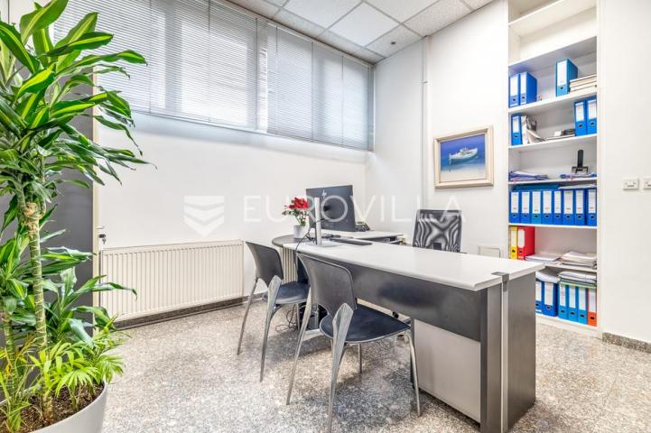 Zagreb, Savska cesta poslovni prostor uredski 265 m² u prizemlju stambeno, poslovne zgrade
