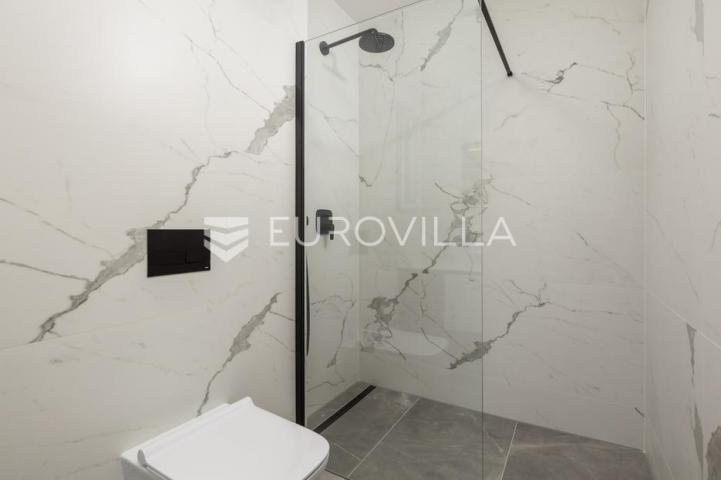 Opatija, trosoban stan 105 m² u novogradnji