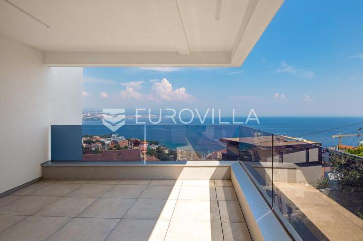 Opatija, trosoban stan 105 m² u novogradnji